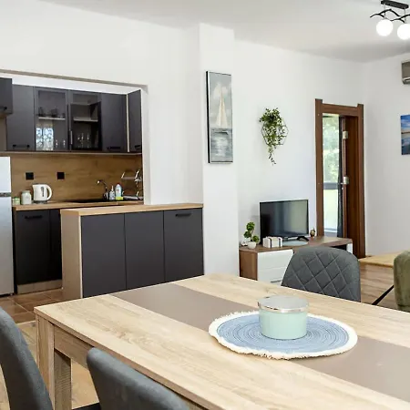 Διαμέρισμα Modern & Spacious Near Kabakum By Flat Manаger Βάρνα